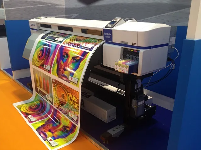 Sposoby na eliminację smug na kolorowych wydrukach z drukarki.